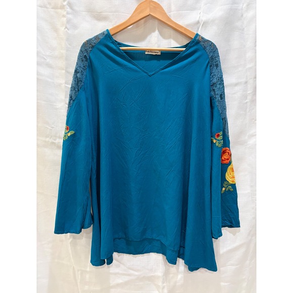 Southern Stitch Tops - Southern Stitch Teal Floral Embroidered Lace Shoulder V-Neck Tunic Top Large